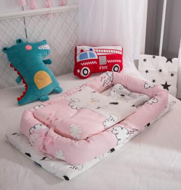 Portable Foldable Newborn Crib Bionic Travel Bed
